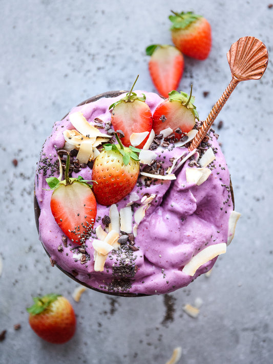 Low Carb Strawberry Smoothie Bowl